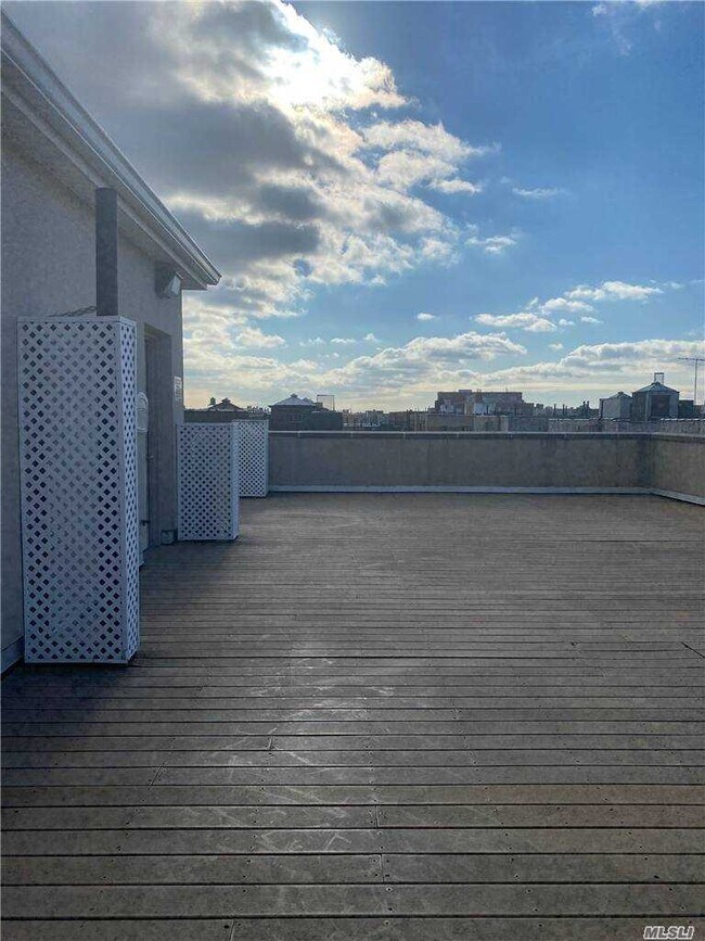 41-32 44th St-Unit -2C in Queens, NY - Building Photo - Building Photo