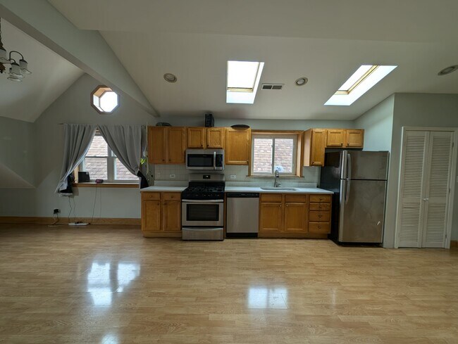 918 N Mozart St in Chicago, IL - Building Photo - Building Photo