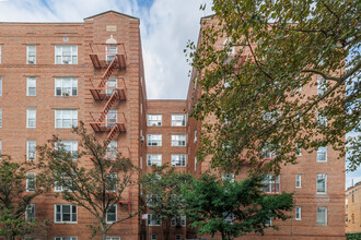 44 Prospect Park W in Brooklyn, NY - Building Photo - Building Photo