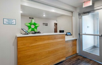 Furnished Studio-Melbourne - West Melbourne in Melbourne, FL - Foto de edificio - Building Photo
