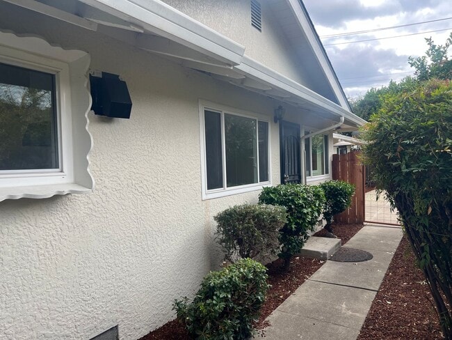 property at 2110-2112 Town and Country Ln
