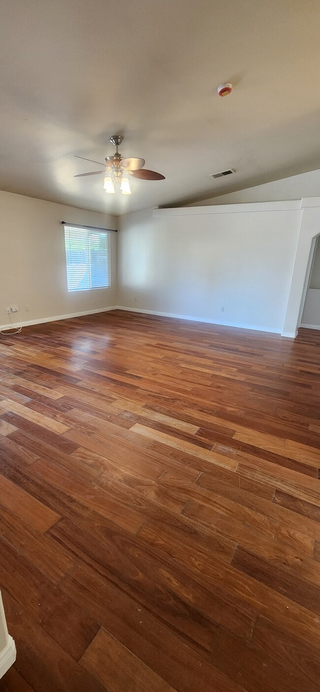 9810 Manhattan Dr in Bakersfield, CA - Building Photo - Building Photo