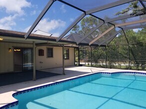 1517 SE Crown St in Port St. Lucie, FL - Building Photo - Building Photo