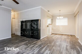 1078 NE 157th St in North Miami Beach, FL - Building Photo - Building Photo