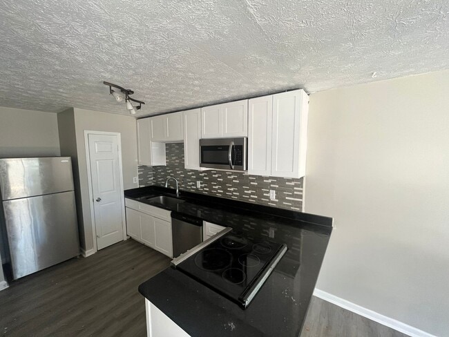 7560 Taylor Rd, Unit 21 in Riverdale, GA - Building Photo - Building Photo