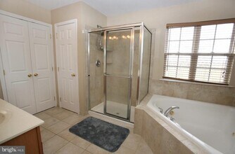 60 Cypress Point Road in Mount Holly, NJ - Building Photo - Building Photo