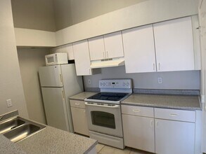 2225 Metropolitan Way in Orlando, FL - Building Photo - Building Photo