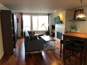 559 McGraw St in Seattle, WA - Building Photo - Building Photo