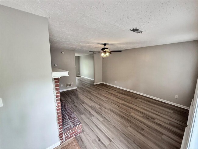 181 Timber Creek Ln SW in Marietta, GA - Building Photo - Building Photo