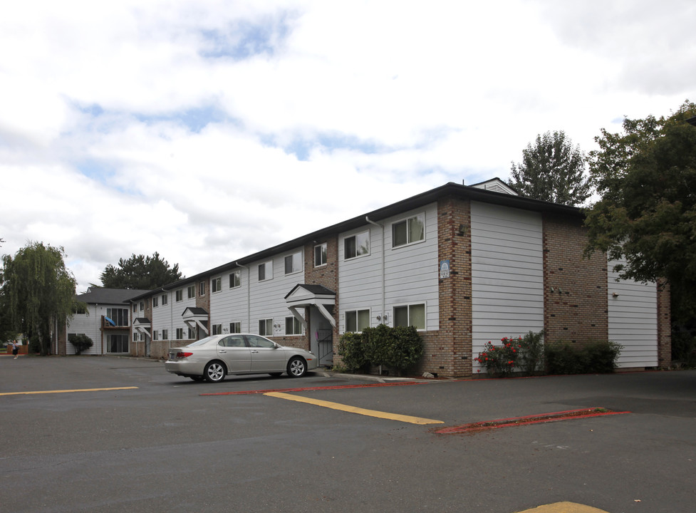 Gateway Park Apartments in Portland, OR - Building Photo