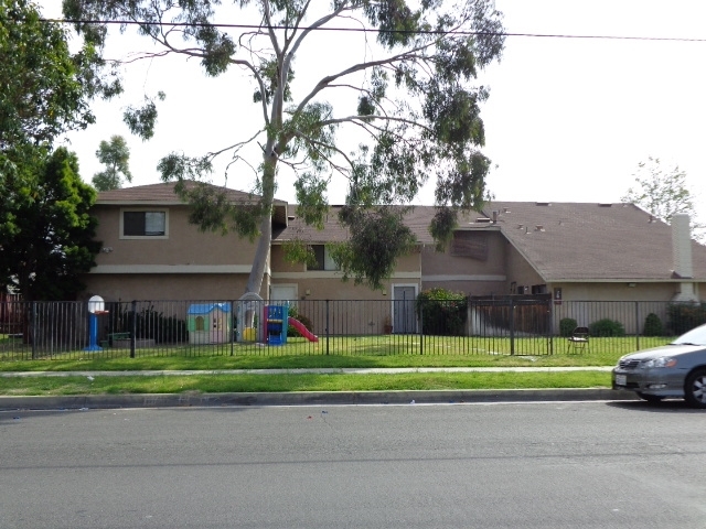 1401 E Nocta St in Ontario, CA - Building Photo