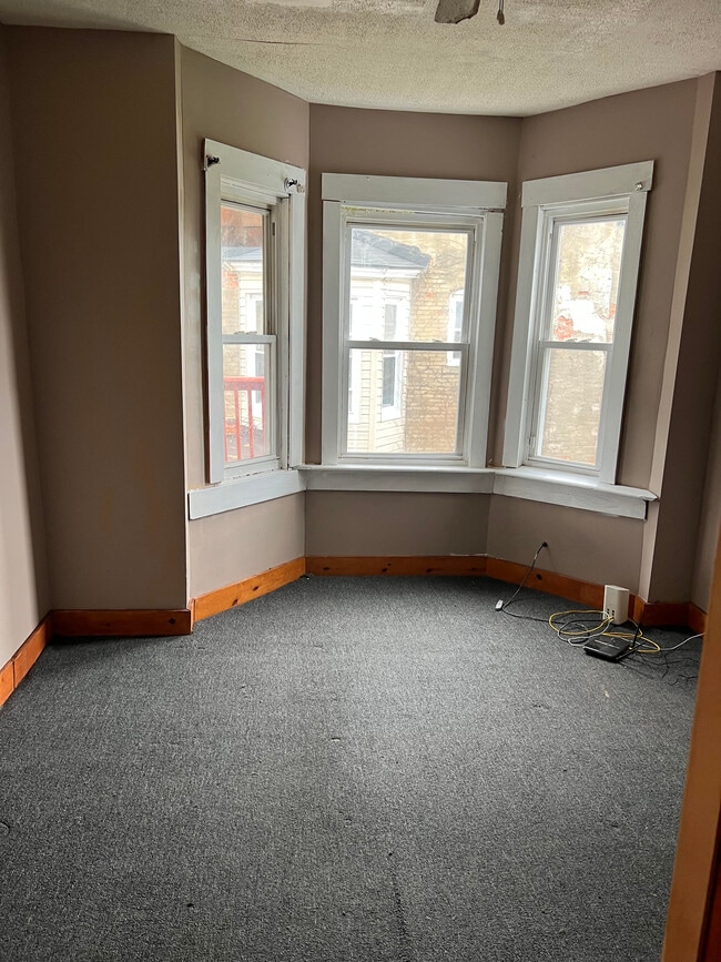 property at 3509 Oakmont Ave