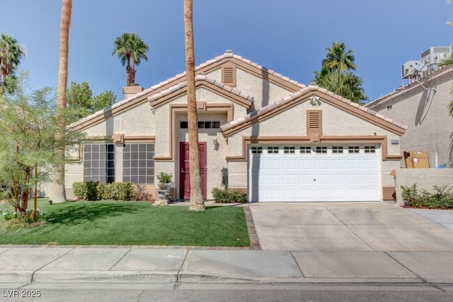 9204 Sapphire Point Ave in Las Vegas, NV - Foto de edificio - Building Photo