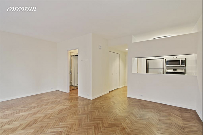 150-156 W 56th St-Unit -: 3606 in New York, NY - Building Photo - Building Photo