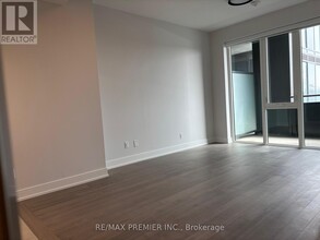 664-664 Spadina Ave. in Toronto, ON - Building Photo - Building Photo