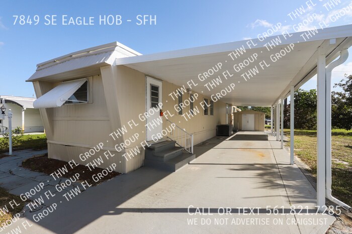 7849 SE Eagle Ave in Hobe Sound, FL - Building Photo