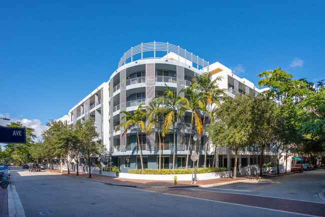 Lofts at Mayfair in Coconut Grove, FL - Foto de edificio - Building Photo