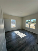 East Meadows Apartment Homes in Owensboro, KY - Building Photo - Building Photo