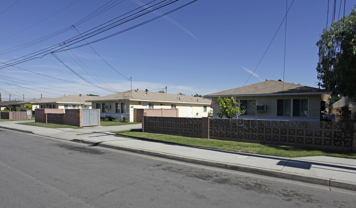 8626-8650 Watson St in Cypress, CA - Foto de edificio