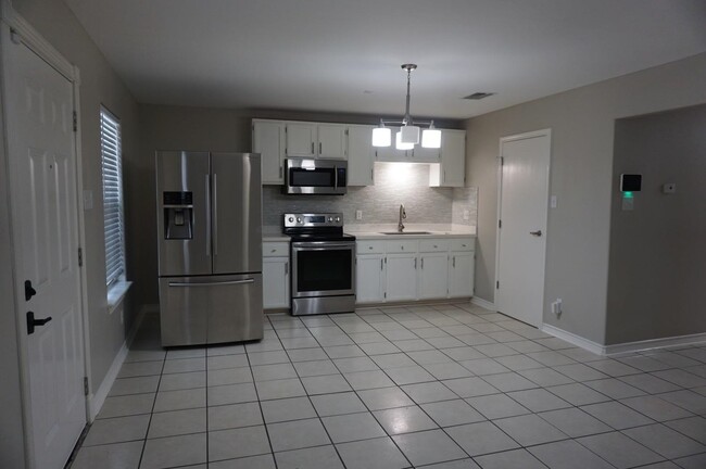 3104 Ganges Ct in Laredo, TX - Building Photo - Building Photo
