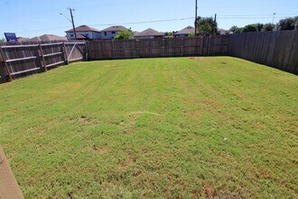 7006 Heathers Way in San Antonio, TX - Building Photo - Building Photo