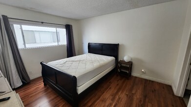 310 S Almont Dr in Los Angeles, CA - Building Photo - Building Photo