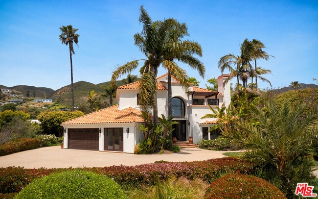 29675 Harvester Rd in Malibu, CA - Building Photo - Building Photo