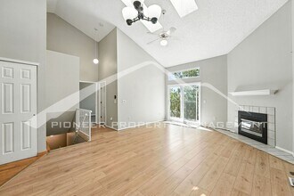 1470 S Quebec Way in Denver, CO - Building Photo - Building Photo