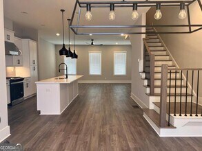 2011 Oak Ln NW in Atlanta, GA - Building Photo - Building Photo