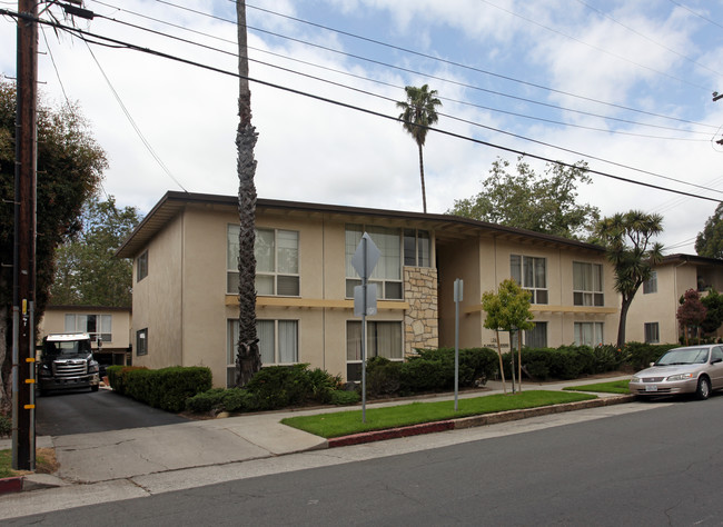 Alamar Gardens in Santa Barbara, CA - Foto de edificio - Building Photo