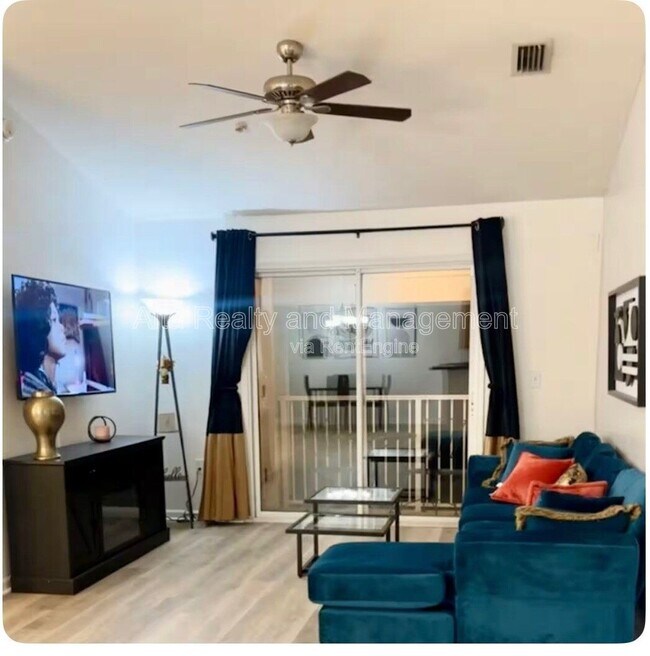 7071 Deer Lodge Cir in Jacksonville, FL - Building Photo - Building Photo