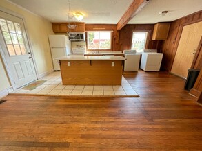 115 Estes Dr in Carrboro, NC - Building Photo - Building Photo