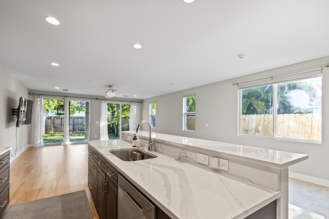 property at 619 SW 17th St