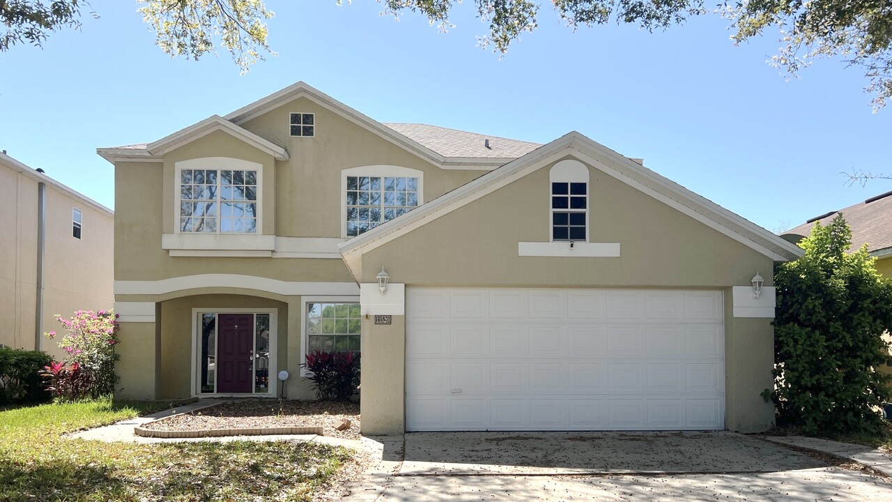 11520 Robbyes Dr in Orlando, FL - Building Photo