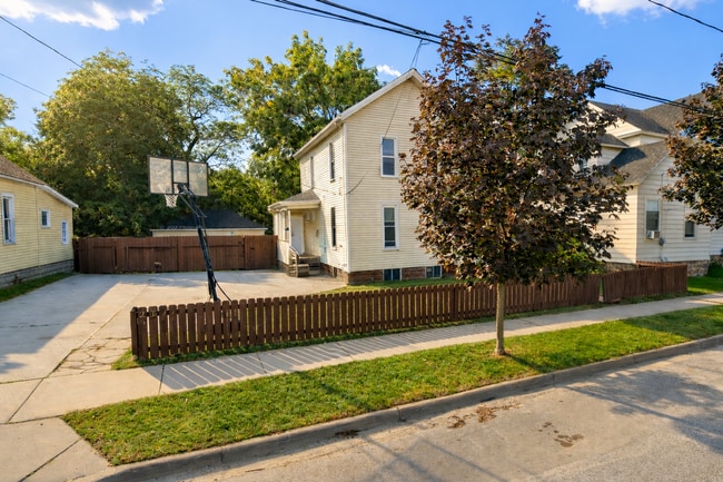 property at 217 Seward Ave NW