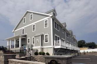 Townhomes at Summit Crossing in Summit, NJ - Foto de edificio - Building Photo