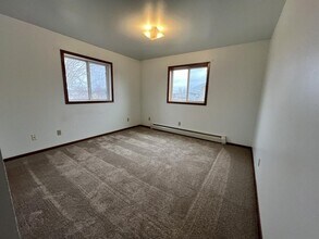 282 Wintergreen Dr in Omro, WI - Building Photo - Building Photo