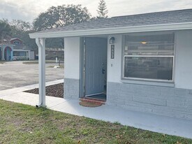 5633 Golden Nugget Dr in Holiday, FL - Building Photo