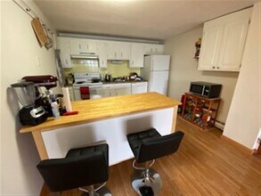 94 Beacon St, Unit 67 in Somerville, MA - Foto de edificio - Building Photo