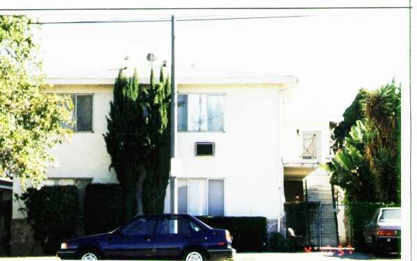 4956 Sepulveda Blvd in Sherman Oaks, CA - Building Photo