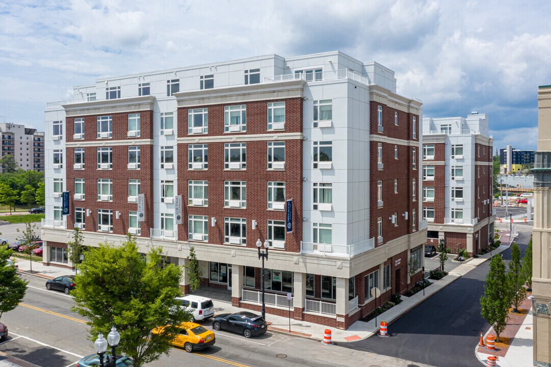 Cliveden Place in Quincy, MA - Building Photo