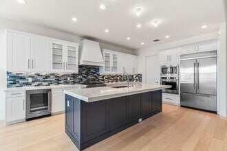 9237 Crestview Cir in Palm Beach Gardens, FL - Building Photo - Building Photo