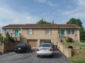 700 Thomas Ln in Martinsburg, WV - Building Photo - Building Photo