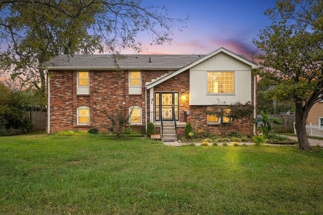 property at 2909 Cherry Hills Dr