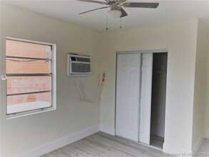 420 NW S River Dr-Unit -420 in Miami, FL - Building Photo - Building Photo