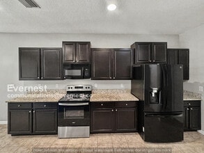 11602 Warren Oaks Pl in Riverview, FL - Foto de edificio - Building Photo