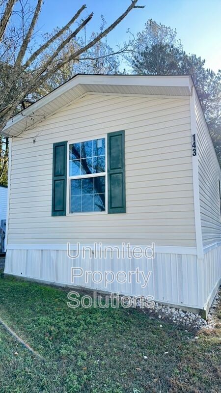 9765 Old Mill Rd in Navassa, NC - Building Photo - Building Photo