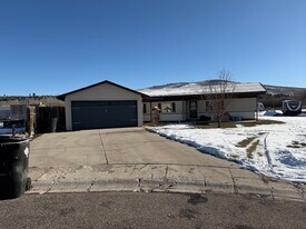 480 N 8th E in Soda Springs, ID - Building Photo