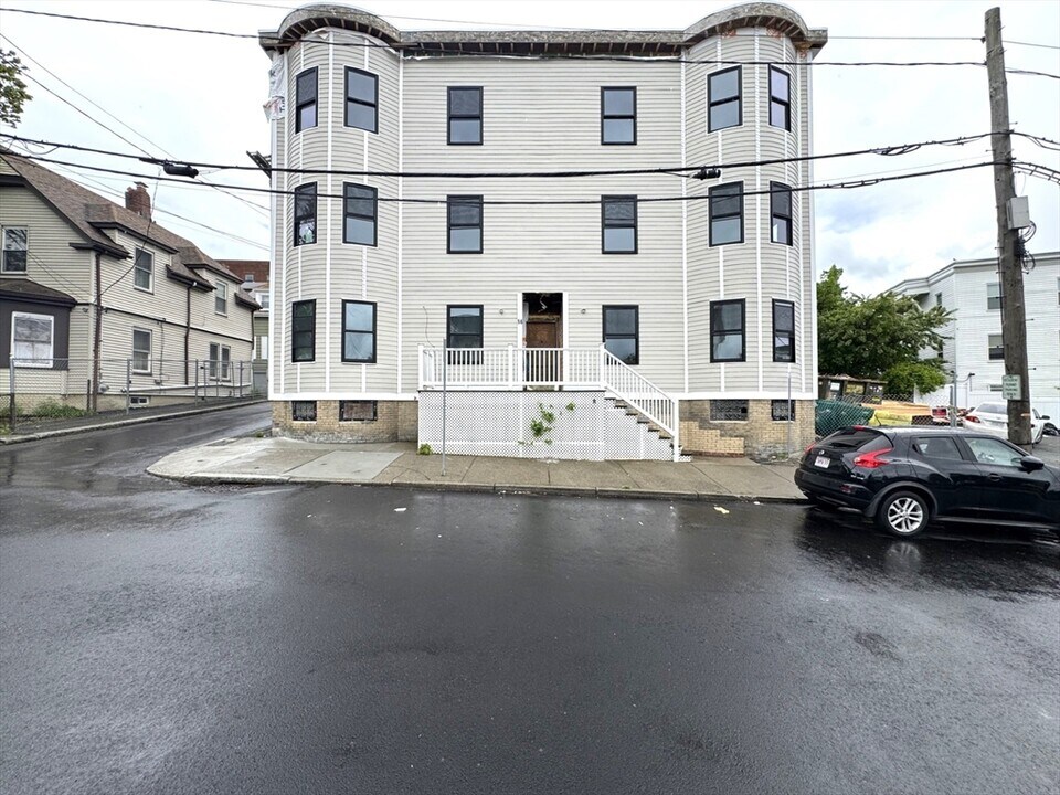 56 Sachem St in Lynn, MA - Building Photo