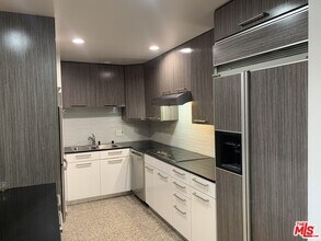 10433 Wilshire Blvd-Unit -202 in Los Angeles, CA - Building Photo - Building Photo
